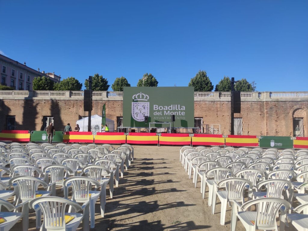 Imagne que muestra el montaje audiovisual para la final de la Eurocopa en Boadilla del Monte